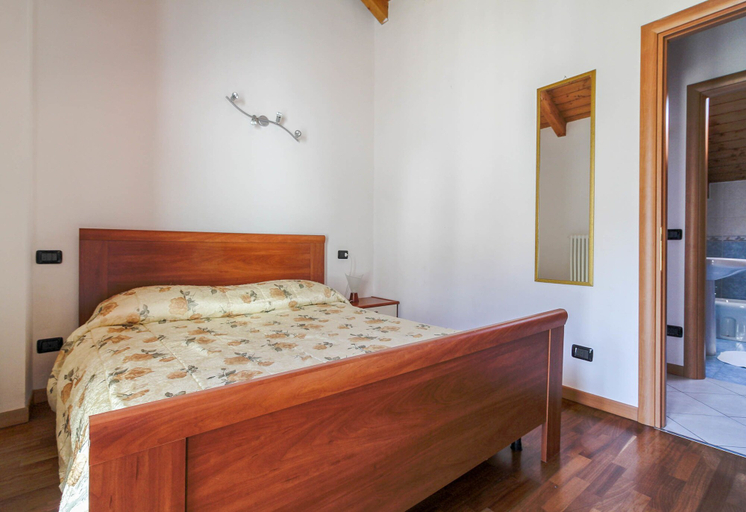 Bedroom 2, Barcaiolo Apartment, Lecco