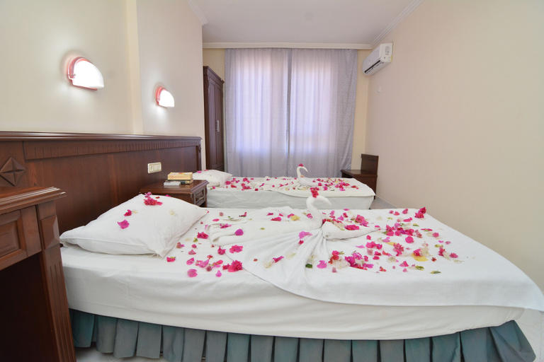 Bedroom 4, Rose Garden Apart Hotel, Alanya