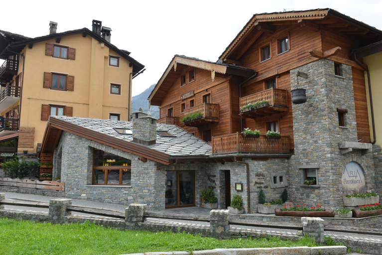 Exterior & Views 2, Maison Saint Jean, Aosta