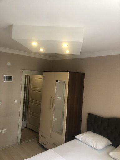 Bedroom 4, Hypatia Apart Hotel, Merkez