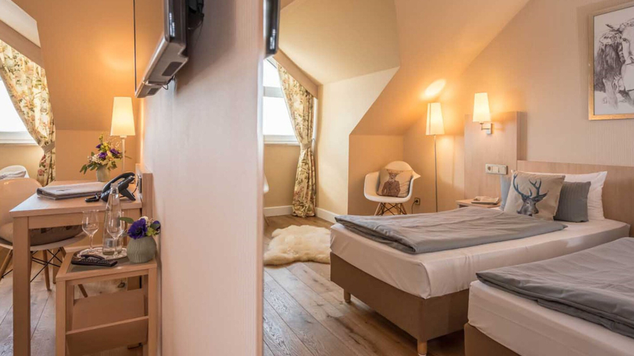 Bedroom 4, Ammersee Hotel, Starnberg