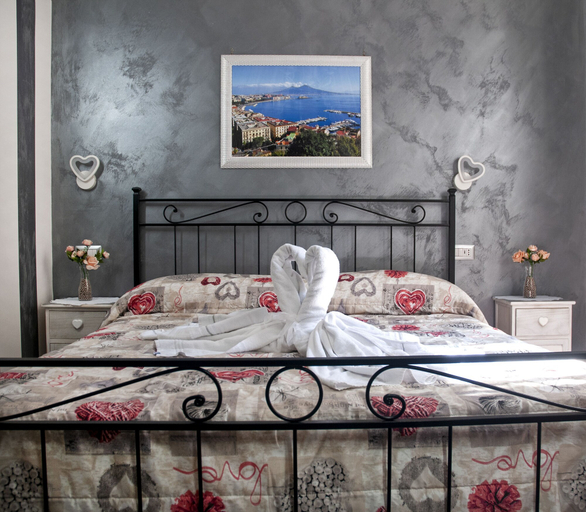 Bedroom 3, Voglia di Napoli, Napoli