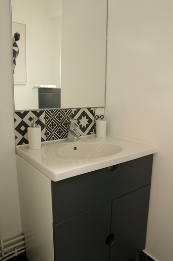 Bathroom 2, A&V Appart'Hotel, Nord