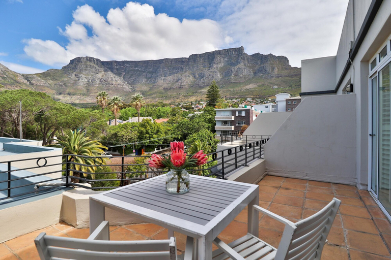 Others 5, Albany Court P4 by CTHA, City of Cape Town