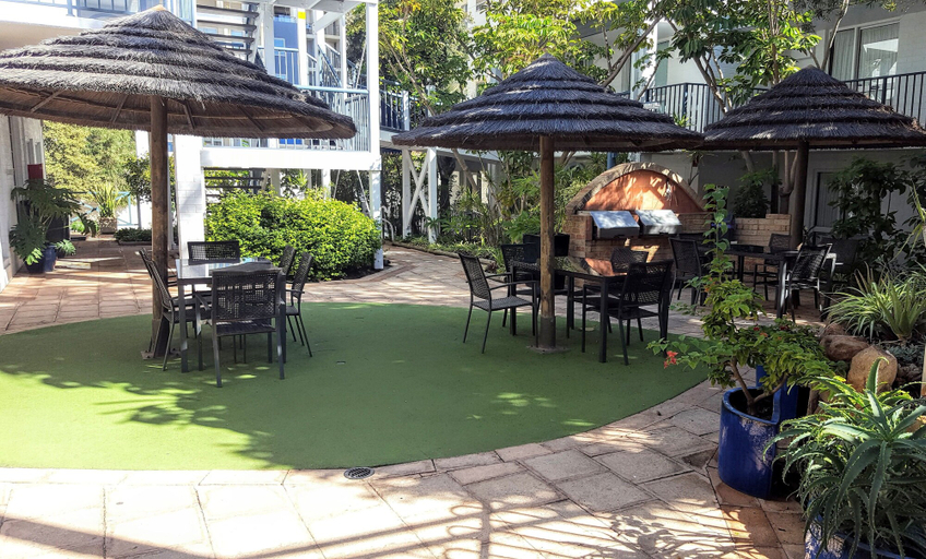 Food & Drinks, West Beach Lagoon 212 - Gorgeously decorated, Stirling