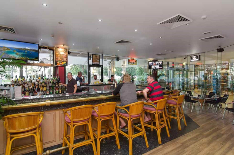 Food & Drinks 4, Acacia Court Hotel, Cairns