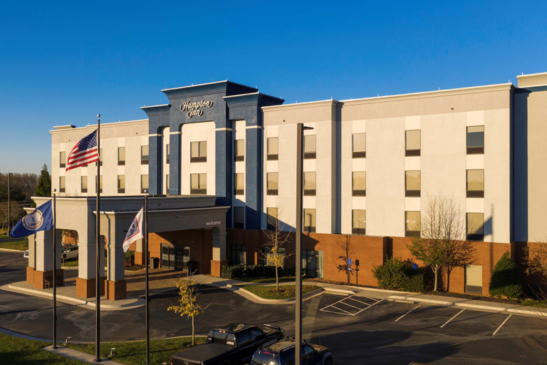 Exterior & Views 1, Hampton Inn Gretna - Smith Mountain Lake, Pittsylvania