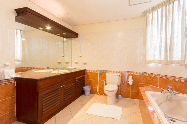 Bathroom 5, Colombo Residencies, Colombo