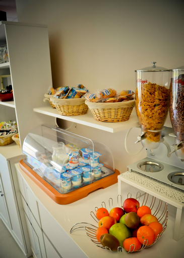 Food & Drinks 6