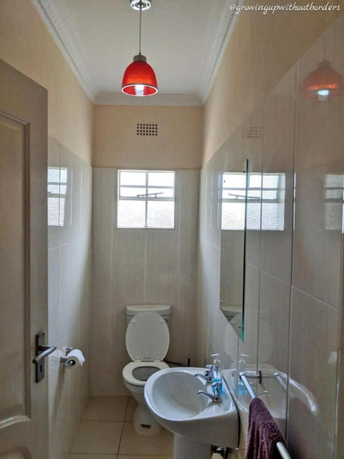 Bathroom 4, Home Up Guest House, Blantyre City