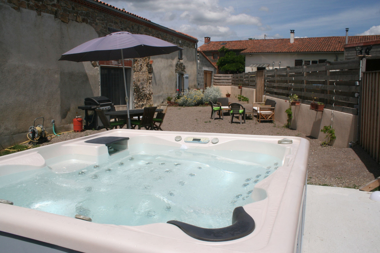 Bathroom 5, Chambres d'hôtes Les Galaines, Charente