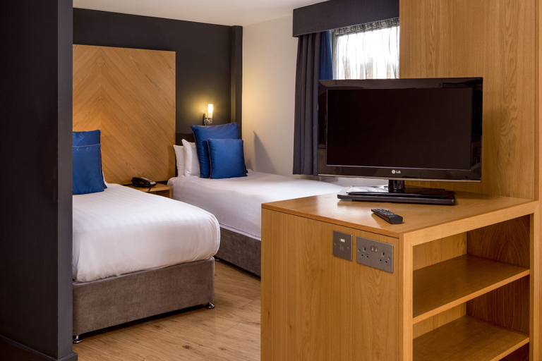Bedroom 3, Roomzzz Leeds City West, Leeds