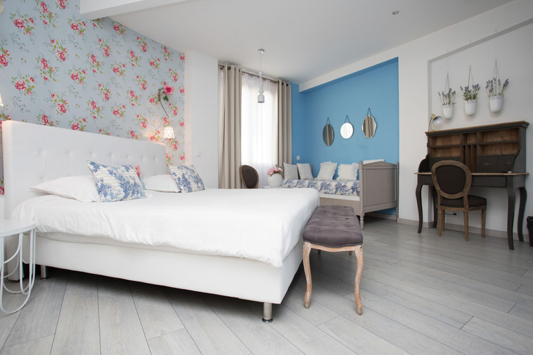Bedroom 3, Hotel Mademoiselle, Alpes-Maritimes