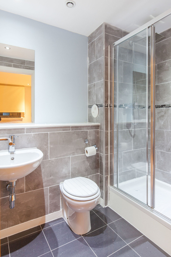 Bathroom 2, Modern Two Bedroom Apartment, Edinburgh
