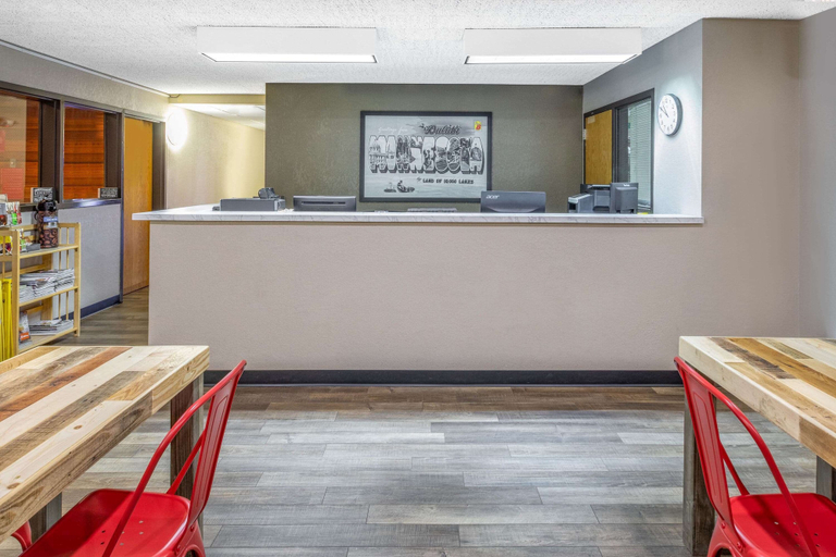 Others 5, Super 8 by Wyndham Duluth, Saint Louis