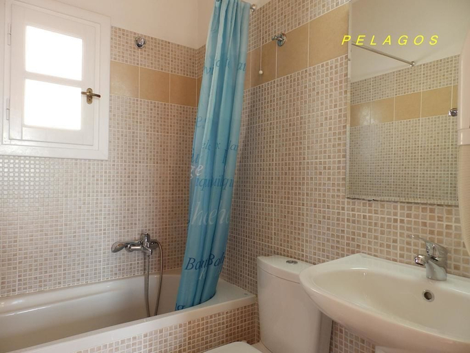 Bathroom 4, Pelagos Studios, South Aegean