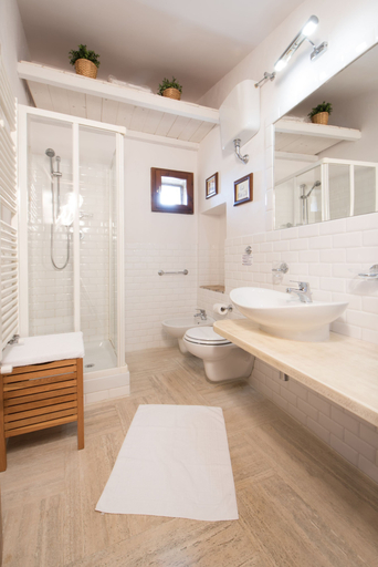 Bathroom 4, Tenuta Decimo, Siena