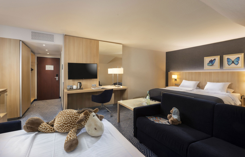 Bedroom 4, Maritim Hotel Würzburg, Würzburg