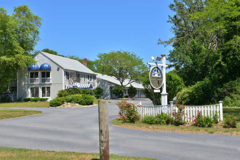 Exterior & Views 2, Captains Quarters Motel & Conference Center, Barnstable