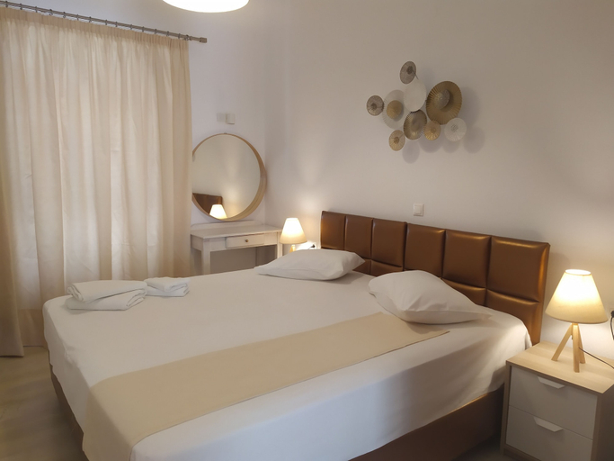 Bedroom 4, Aronis Apartments, Ionian Islands