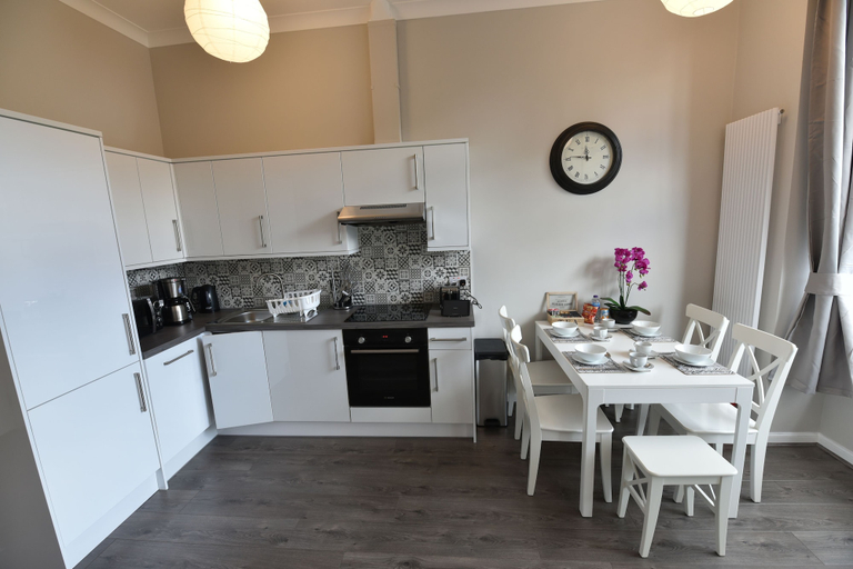 Others 4, First Pleasance Luxury Apartment, Edinburgh