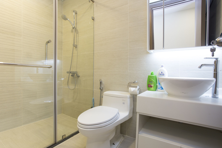 Bathroom 4, Annie  Apartment - Rivergate Resident, District 4