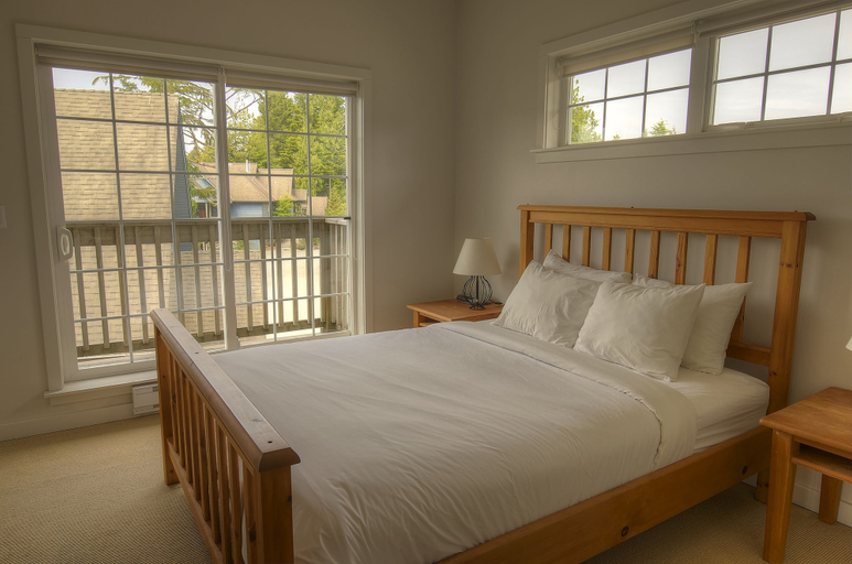 Bedroom 4, Waters Edge Shoreside Suites, Alberni-Clayoquot