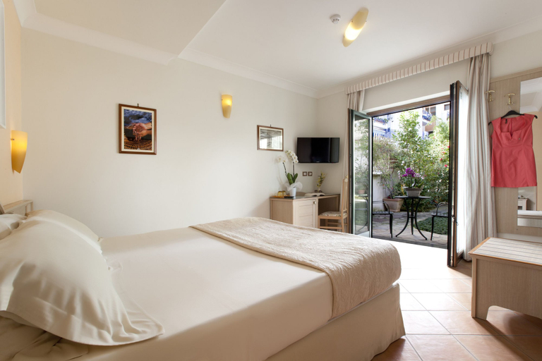 Bedroom 3, Relais Villa Angiolina, Napoli