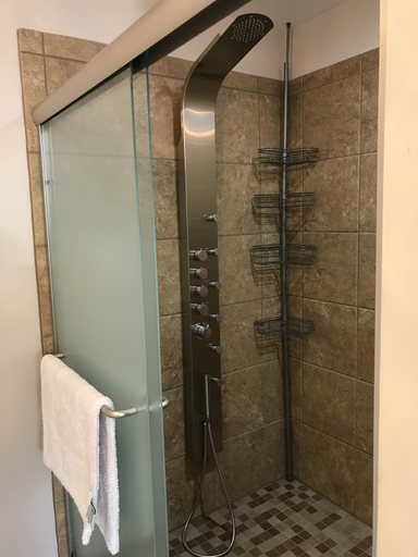 Bathroom 3, Oak Creek Lodge, Saginaw