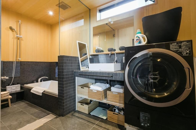 Bathroom 4, No.8 Kyoto, Kyoto