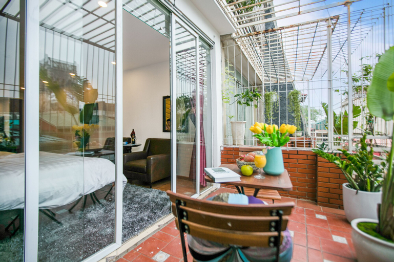 Exterior & Views 19