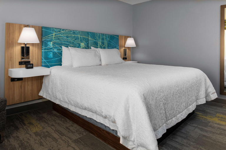 Bedroom 3, Hampton Inn Gretna - Smith Mountain Lake, Pittsylvania