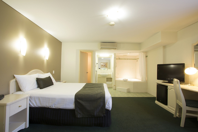 Bedroom 3, Hotel Northbridge, Perth