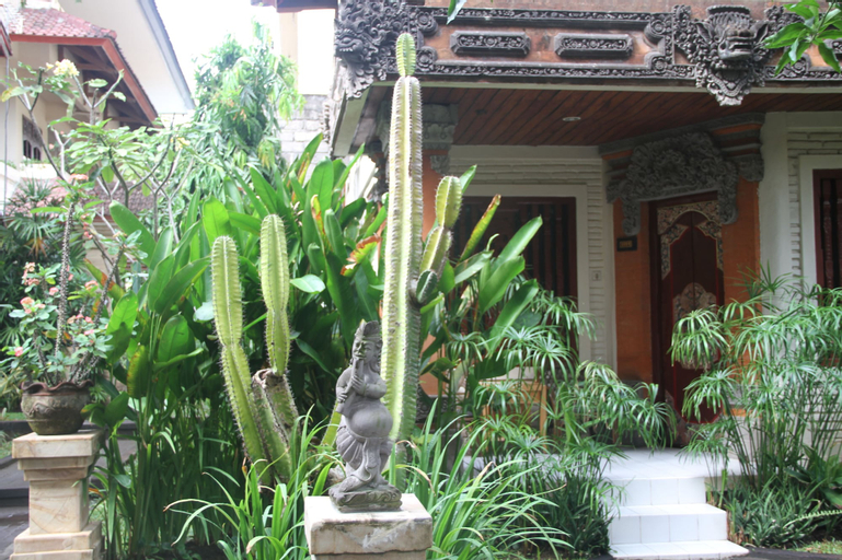 Exterior & Views 29