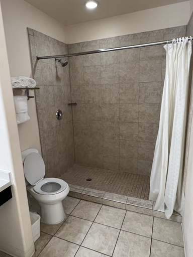 Bathroom 3, Sunchase Inn & Suites, Cameron
