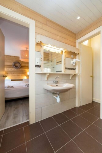 Bathroom 4, Hôtel Restaurant l'Aubergade, Vosges