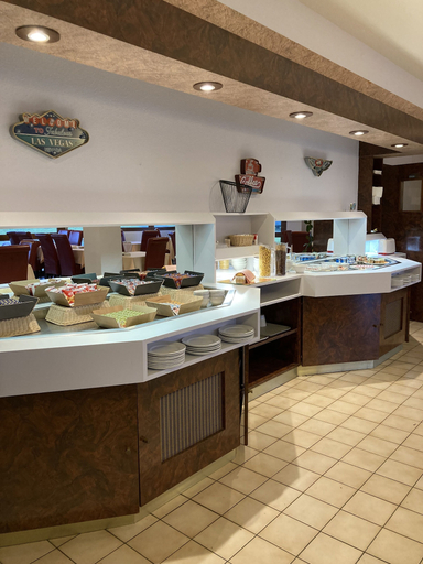 Food & Drinks 4, Brit Hotel Essentiel Moulins Avermes, Allier