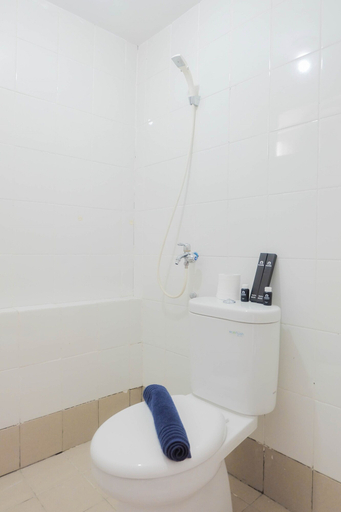 Bathroom 2, Stylish and Modern 2BR Bassura City Apartment, Jakarta Timur