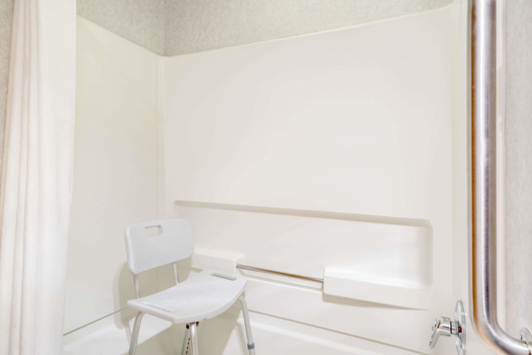 Bathroom 4, Microtel Inn & Suites by Wyndham Chattanooga/Near Hamilton P, Hamilton
