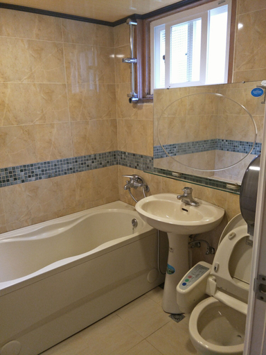 Bathroom 3, King Taiwan, Nantou