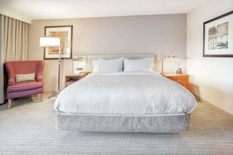 Bedroom 3, Hilton Garden Inn Seattle/Renton, King