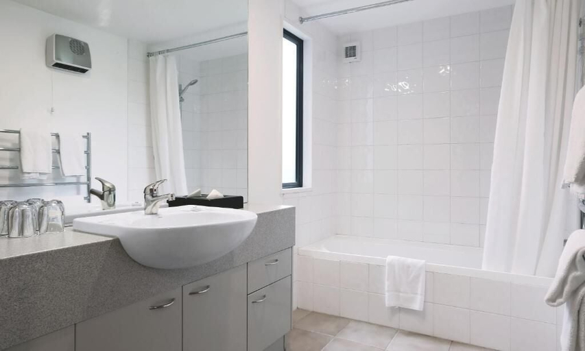 Bathroom 5, Edit Hanmer Springs, Hurunui