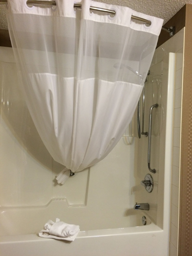 Bathroom 4, Super 8 by Wyndham Edson, Division No. 14