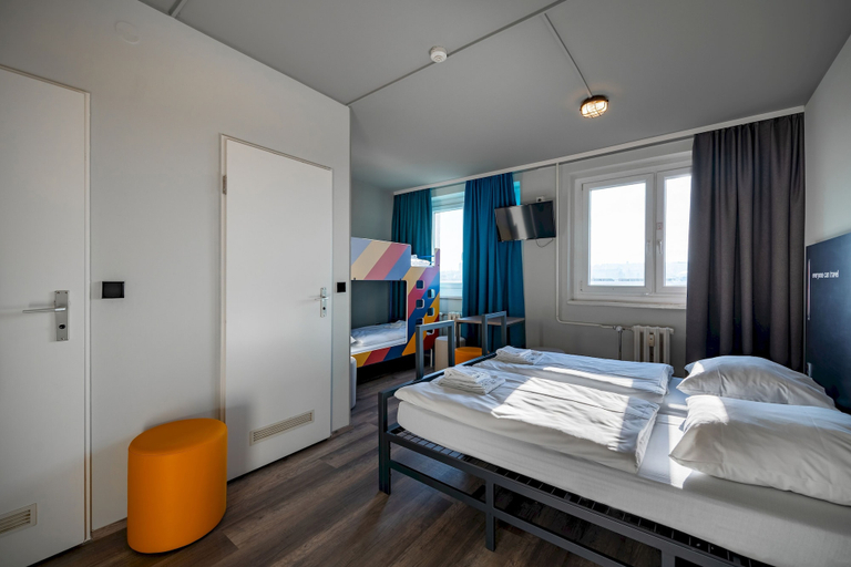 Bedroom 5, a&o Berlin Kolumbus, Berlin
