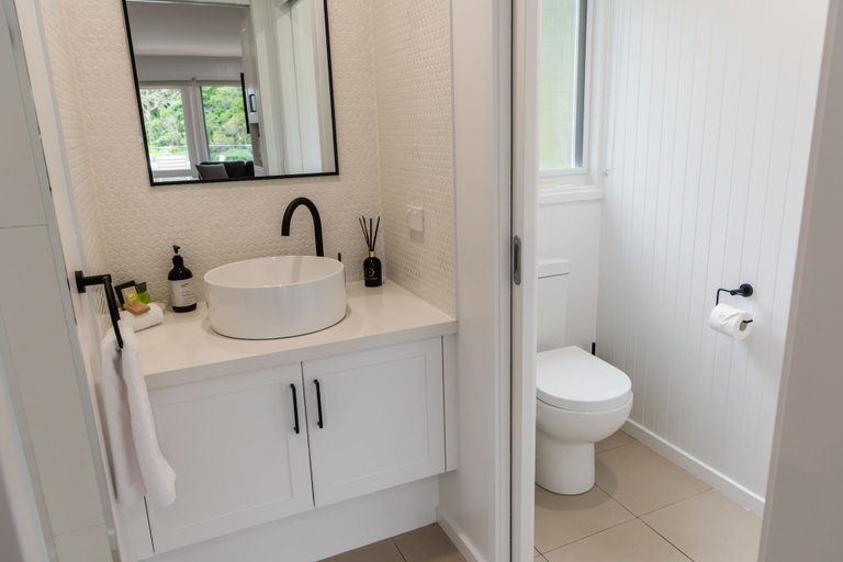 Bathroom 4, McMillans of Metung Coastal Resort, E. Gippsland - Bairnsdale