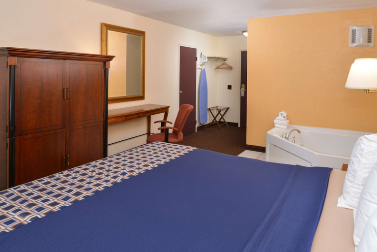 Bedroom 3, Americas Best Value Inn Geneva, Ontario