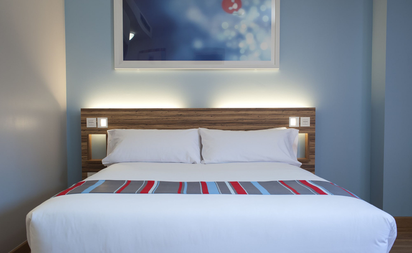 Bedroom 4, Travelodge Valencia Aeropuerto, Valencia