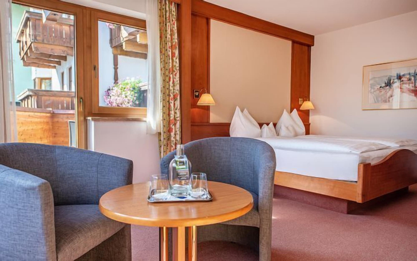 Bedroom 4, Gardenhotel Crystal, Schwaz