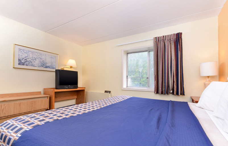 Bedroom 3, Americas Best Value Inn Geneva, Ontario