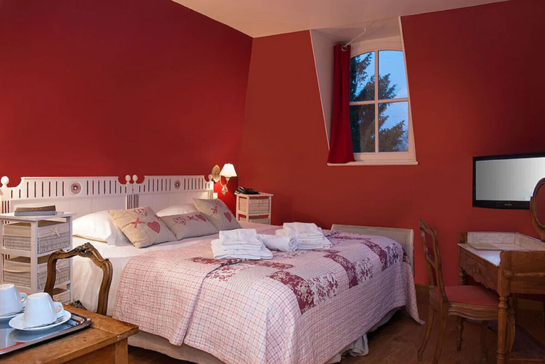 Bedroom 2, Chateau Cocove, Pas-de-Calais